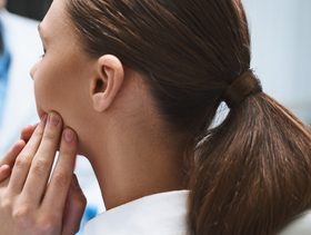 في شهر التوعية لسرطان الفم: خرافات شائعة حول المرض وأبرز عوارضه