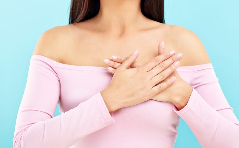 الفرق بين ألم الثدي قبل الدورة والحمل