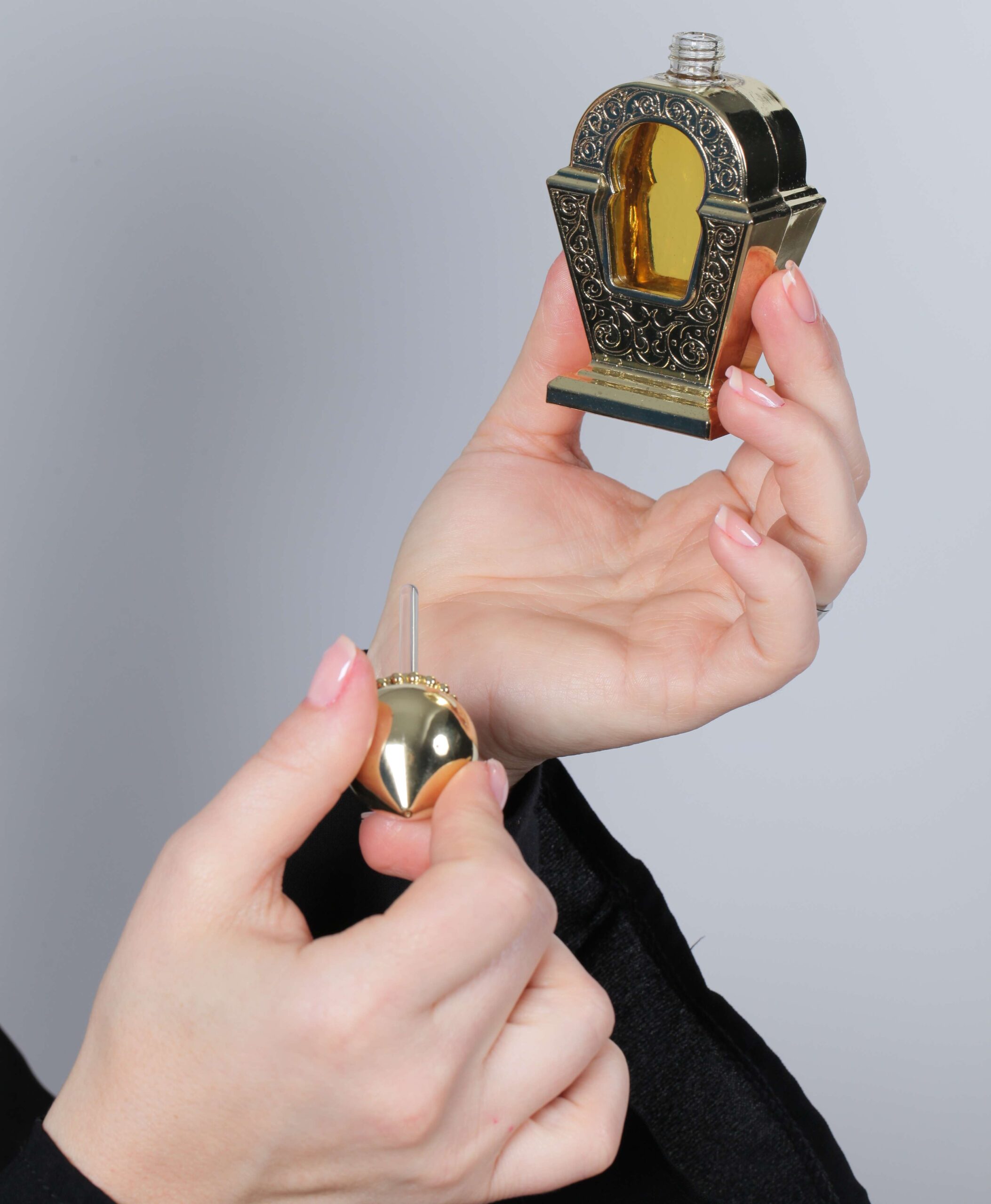 اكتشفي شخصيتك من عطرك!