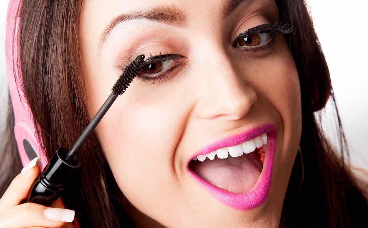 استخدامات غريبة لفرشاة المسكارا القديمة
