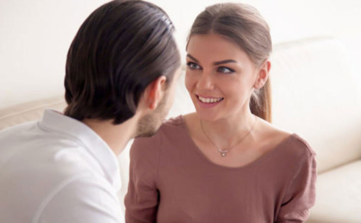 بماذا يفكر الرجل عندما ينظر للمرأة