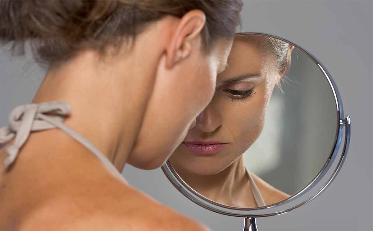 دراسة لمعرفة نظرة المرأة إلى نفسها 