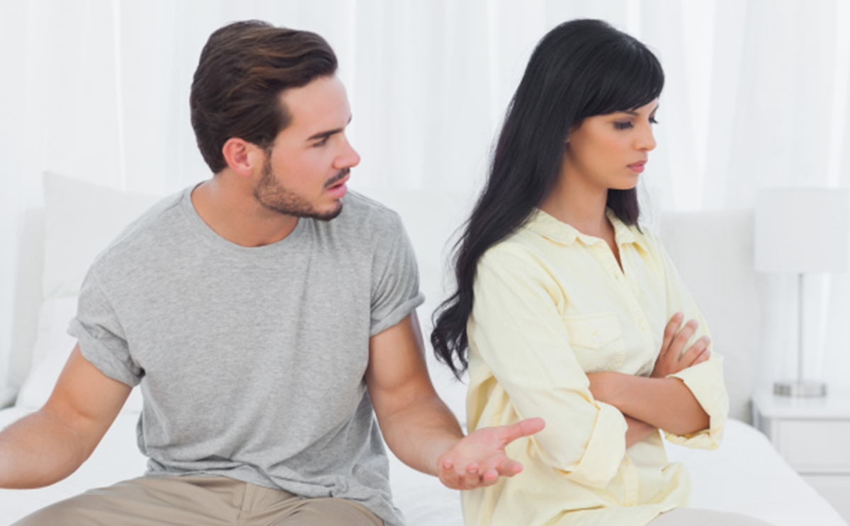 لماذا يستفز الرجل المراة التي يعشقها؟