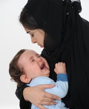 ما هي أسباب بكاء الأطفال؟