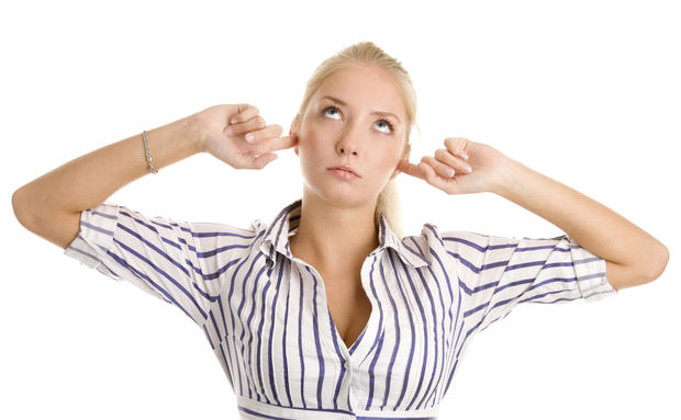 وداعاً لمشكلة الأذن النافرة مع هذه الحيل المنزليّة!