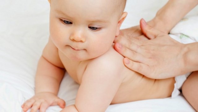 علاج الشهقة عند الرضع