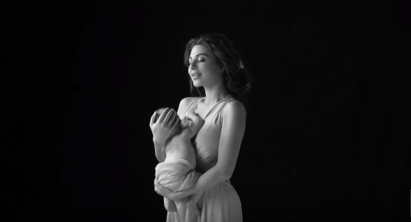 فيديو كليب يظهر فيه ابن ميريام فارس
