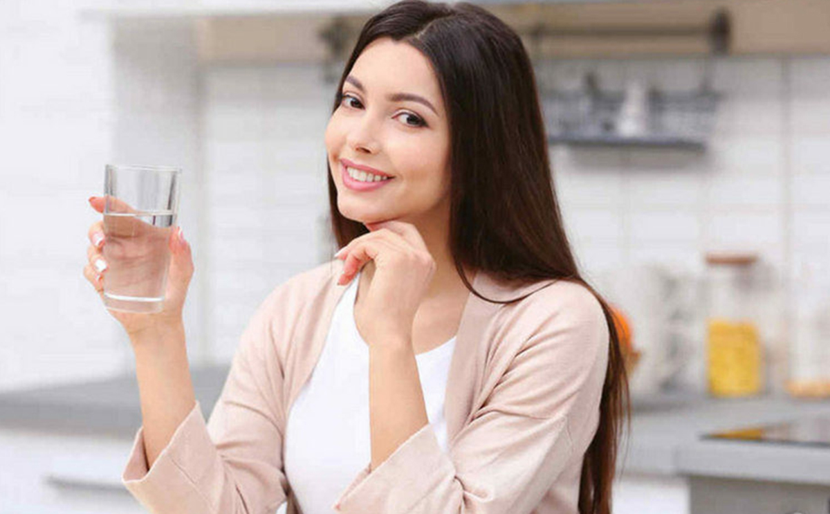 ما هي اضرار عدم شرب الماء والعلامات الدالة على ذلك؟