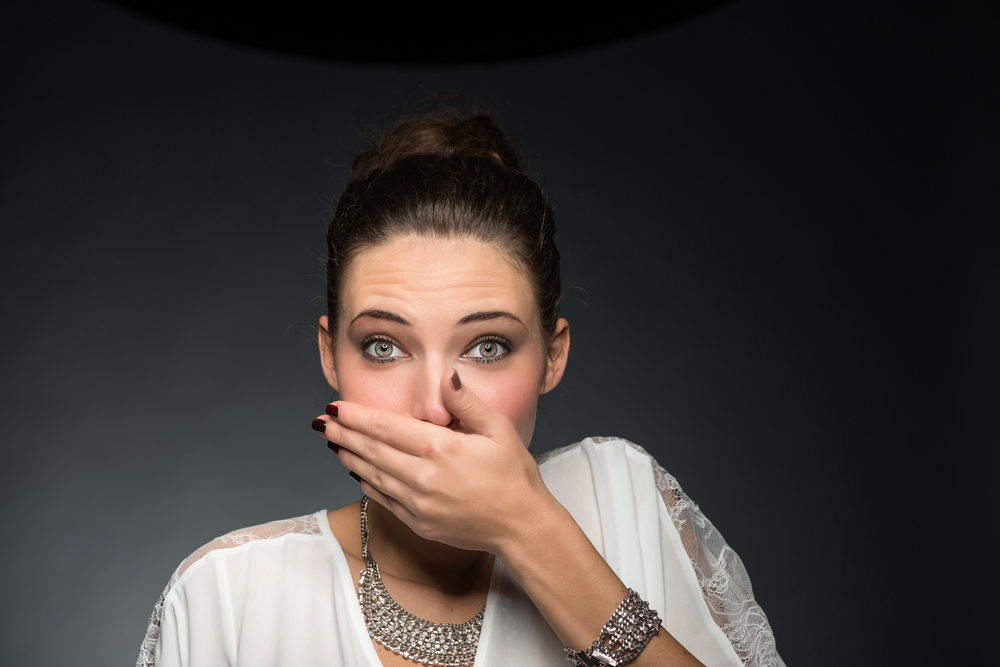 طرق علاج رائحة الفم الكريهه للابد