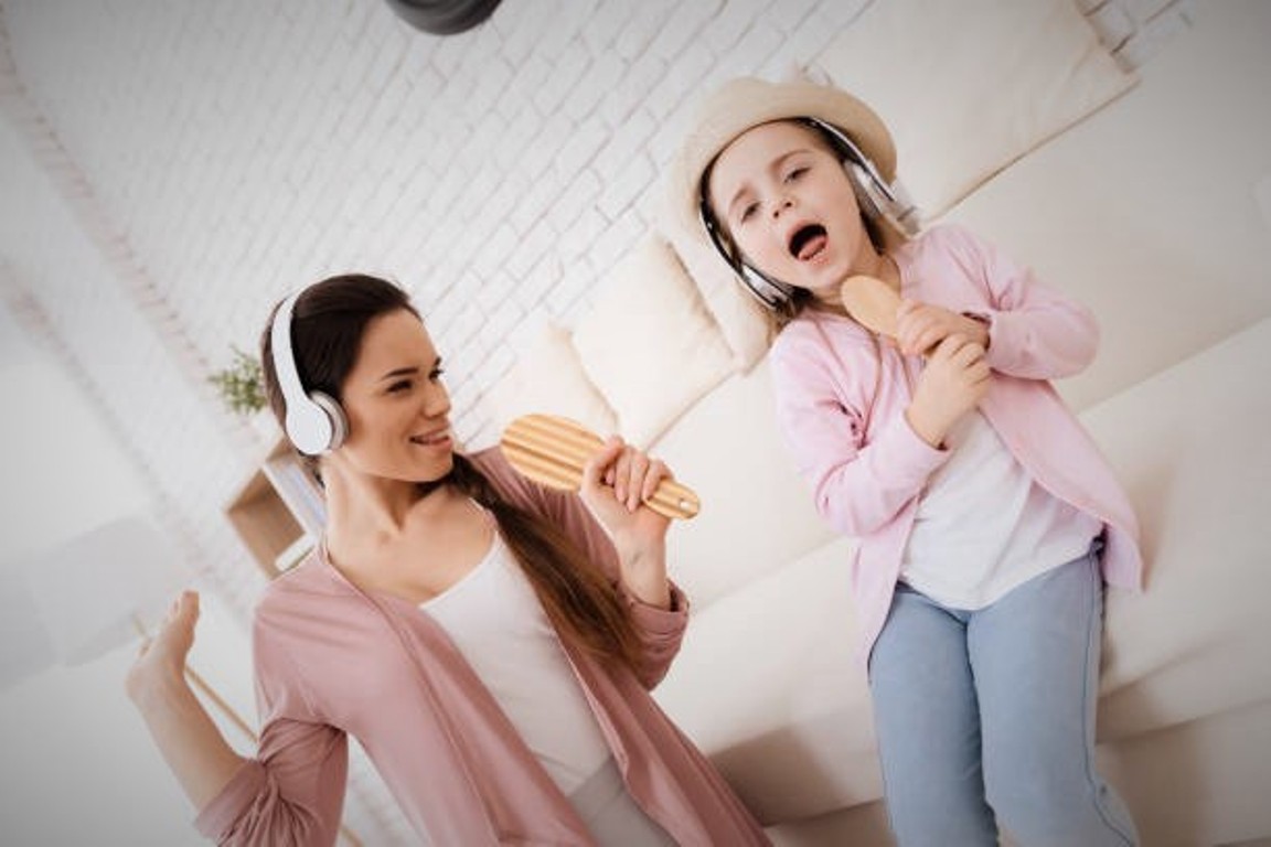 نشاطات يمارسها الطفل كثير الحركة داخل المنزل