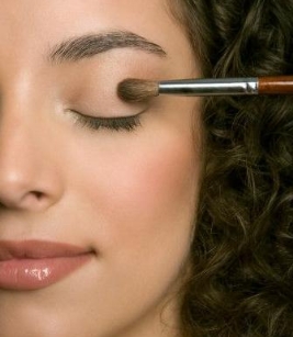 شاهد فن الماكياج عند المرأة السعودية