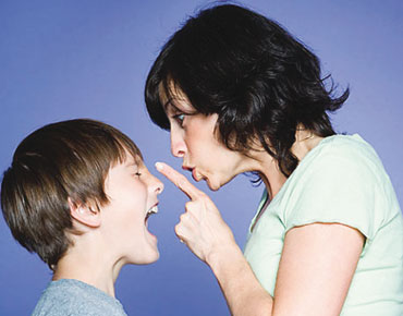 هل تعرفين أثار الضرب على طفلك؟