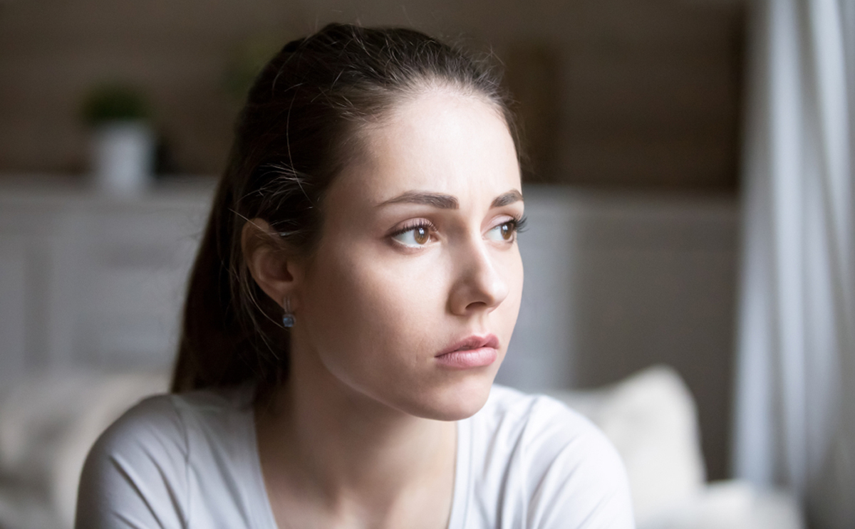خروج سائل ابيض من المهبل هل من علامات الحمل