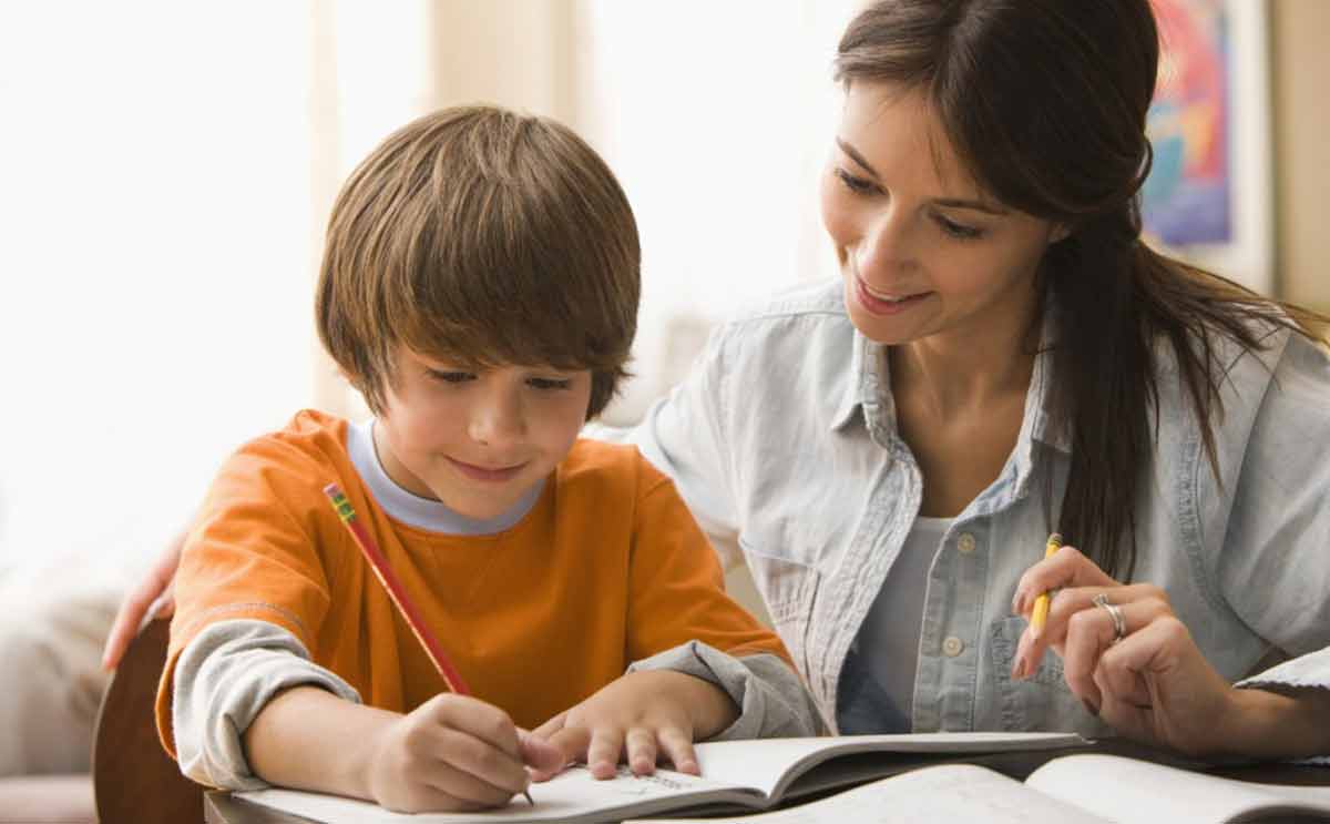 مجاملات يحتاج الطفل ان يسمعها من امه