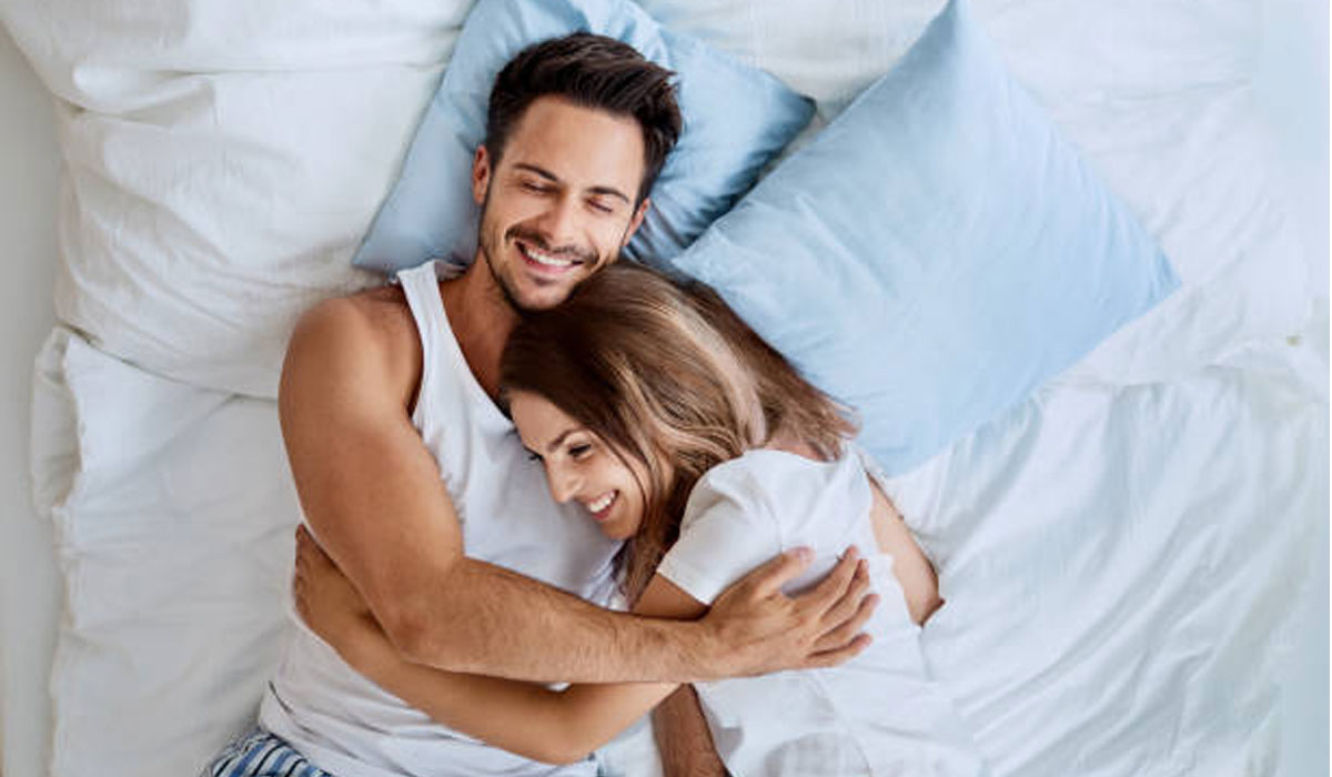 صراخ الرجل في الفراش