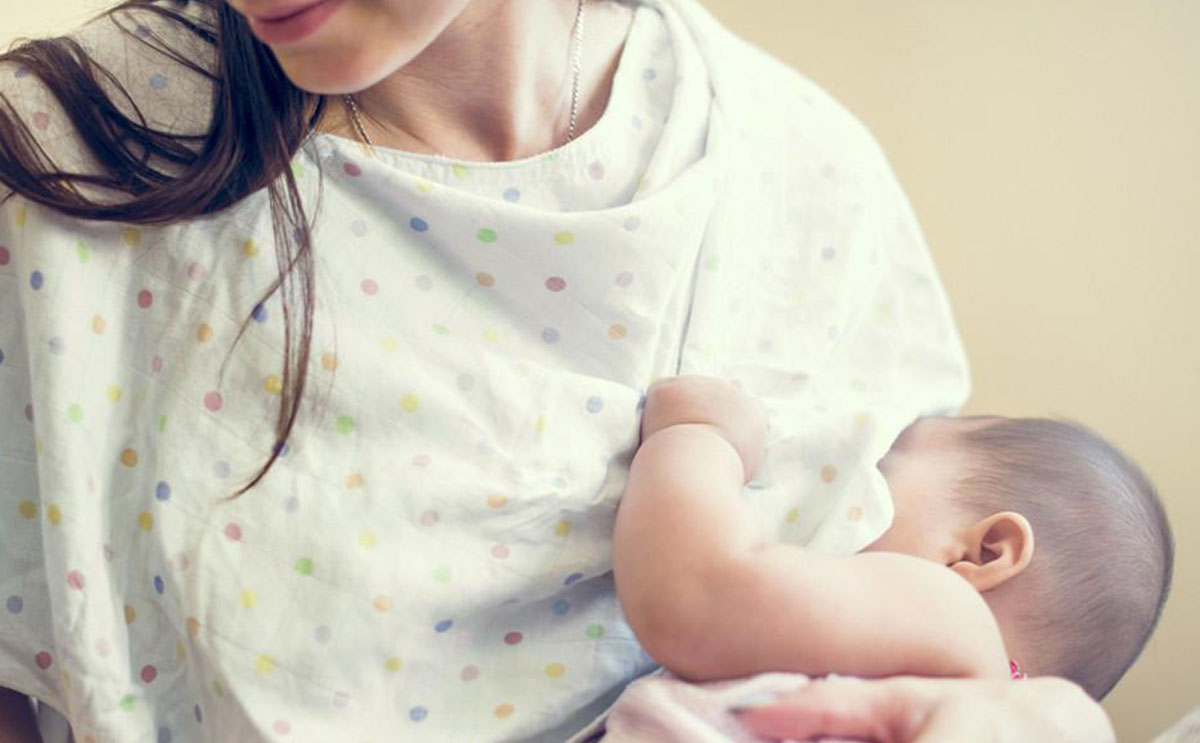 ما اسباب الرضاعة الكثيرة للمولود وهل هي مضرة؟