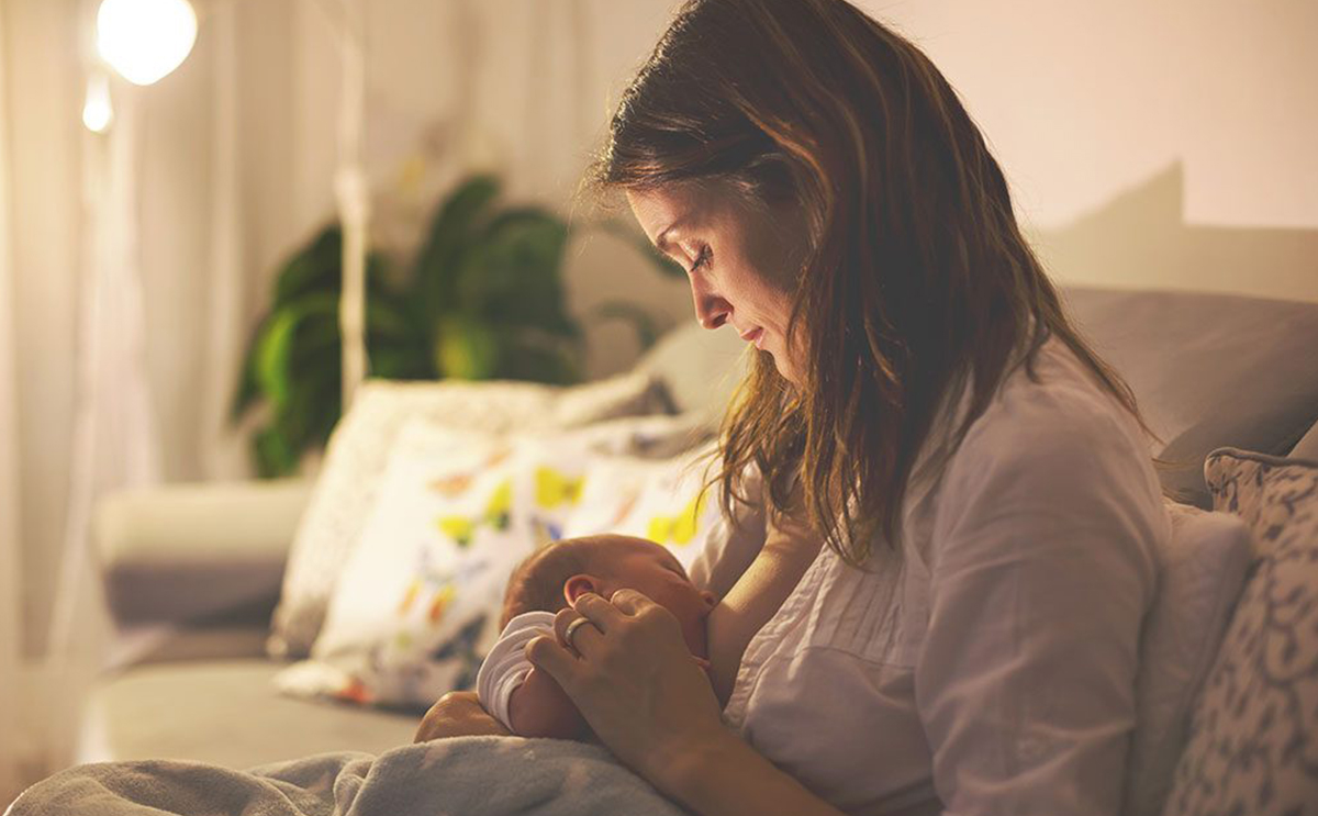 اكتشفي اسباب صعوبة التنفس اثناء الرضاعة وطرق علاجها!