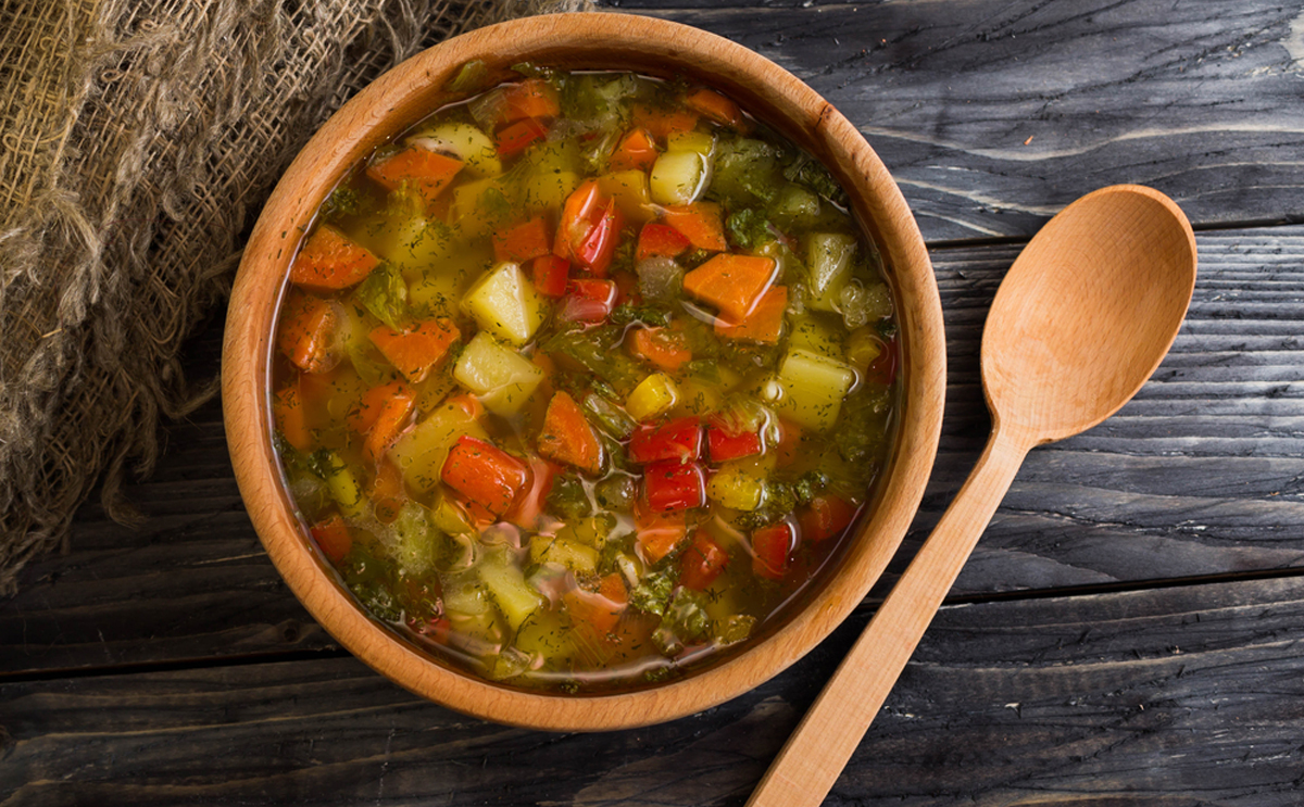 طريقة عمل شوربة الخضار السهلة