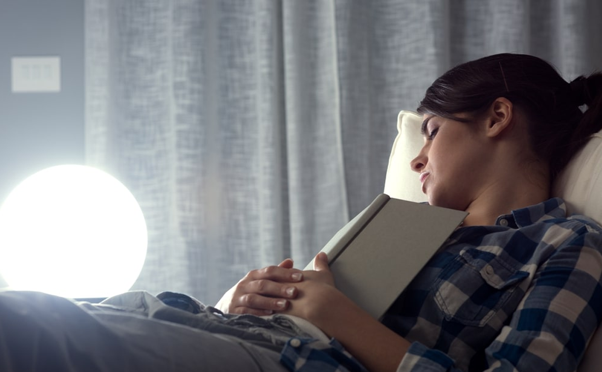 رؤية امرأة اعرفها في المنام