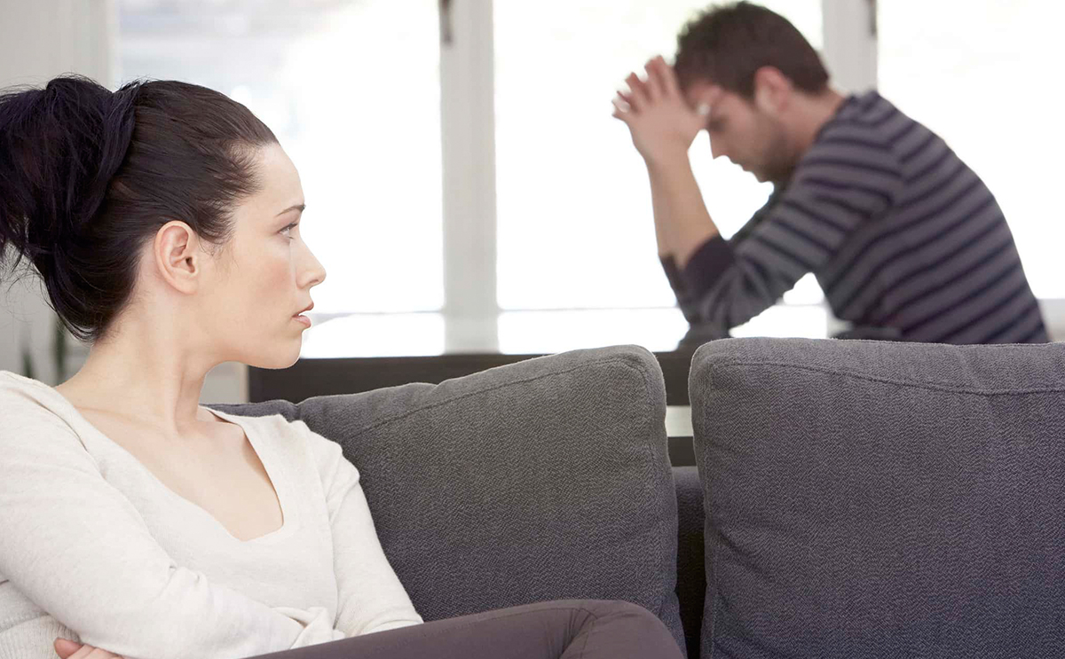 اكتشفي لماذا يتغير الزوج فجأة وكيفية التعامل معه!