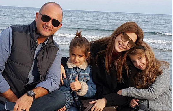 هدية نانسي عجرم من إبنتيها ميلا وإيلا بمناسبة عيد الأم