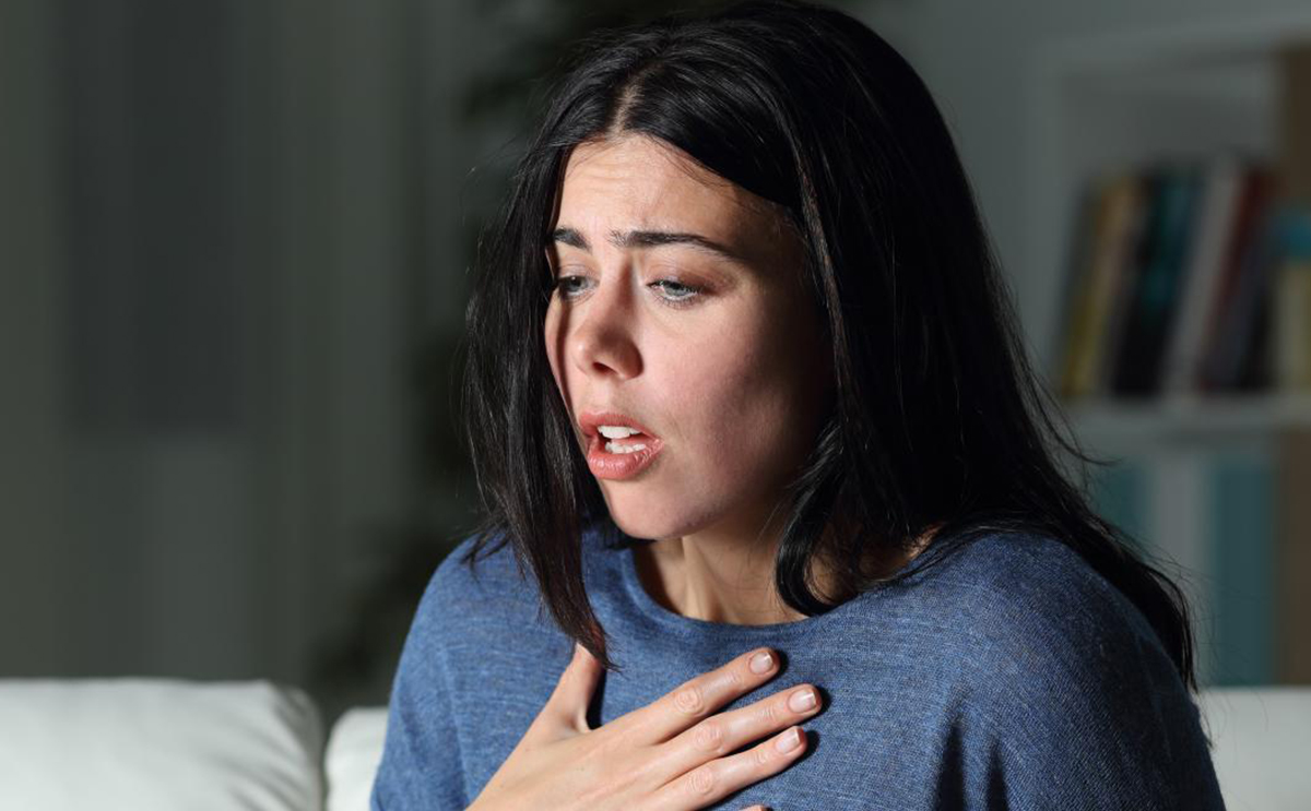 ما هي اسباب ضيق التنفس المتقطع وطرق علاجه؟