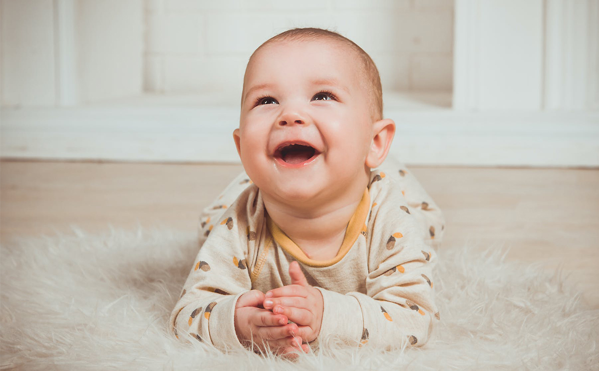 متى يبدأ ظهور الاسنان عند الرضع