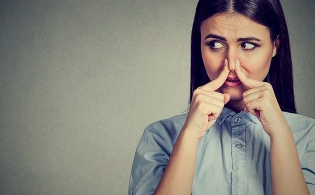 هل الافرازات ذات رائحة السمك في المهبل تمنع الحمل؟