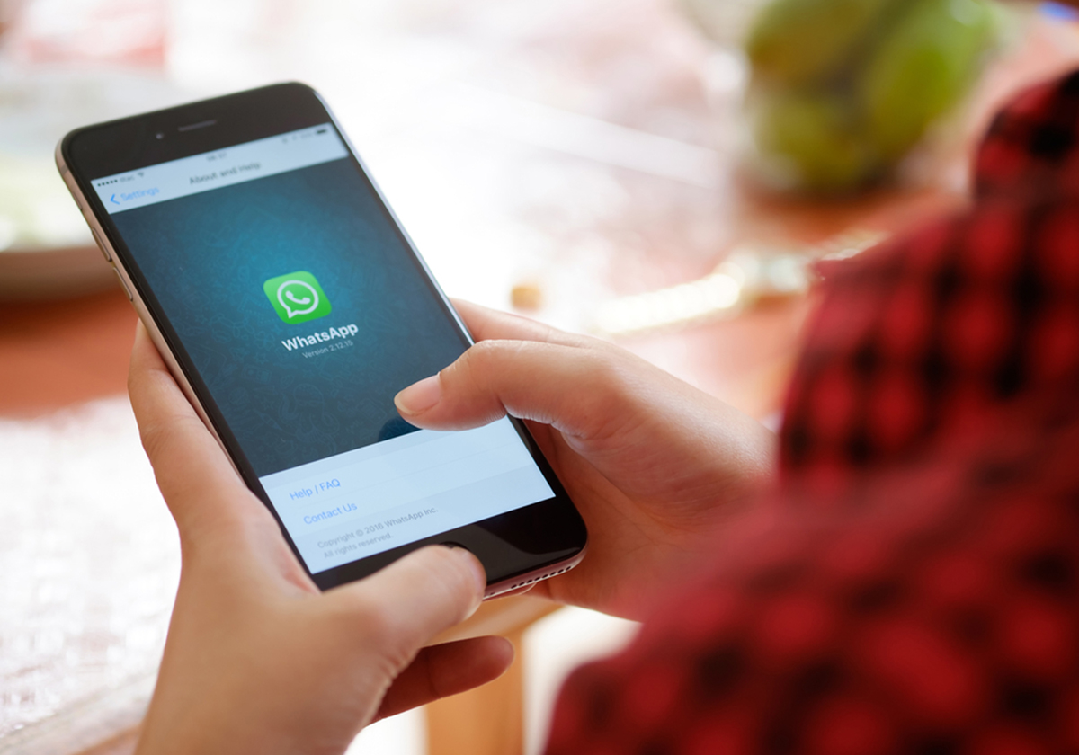 بعد انستقرام وتوتير وبنترست واتساب تطلق الوضع الليلي لهذه الاجهزة