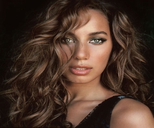 صور تسريحات شعر الوجه المربع