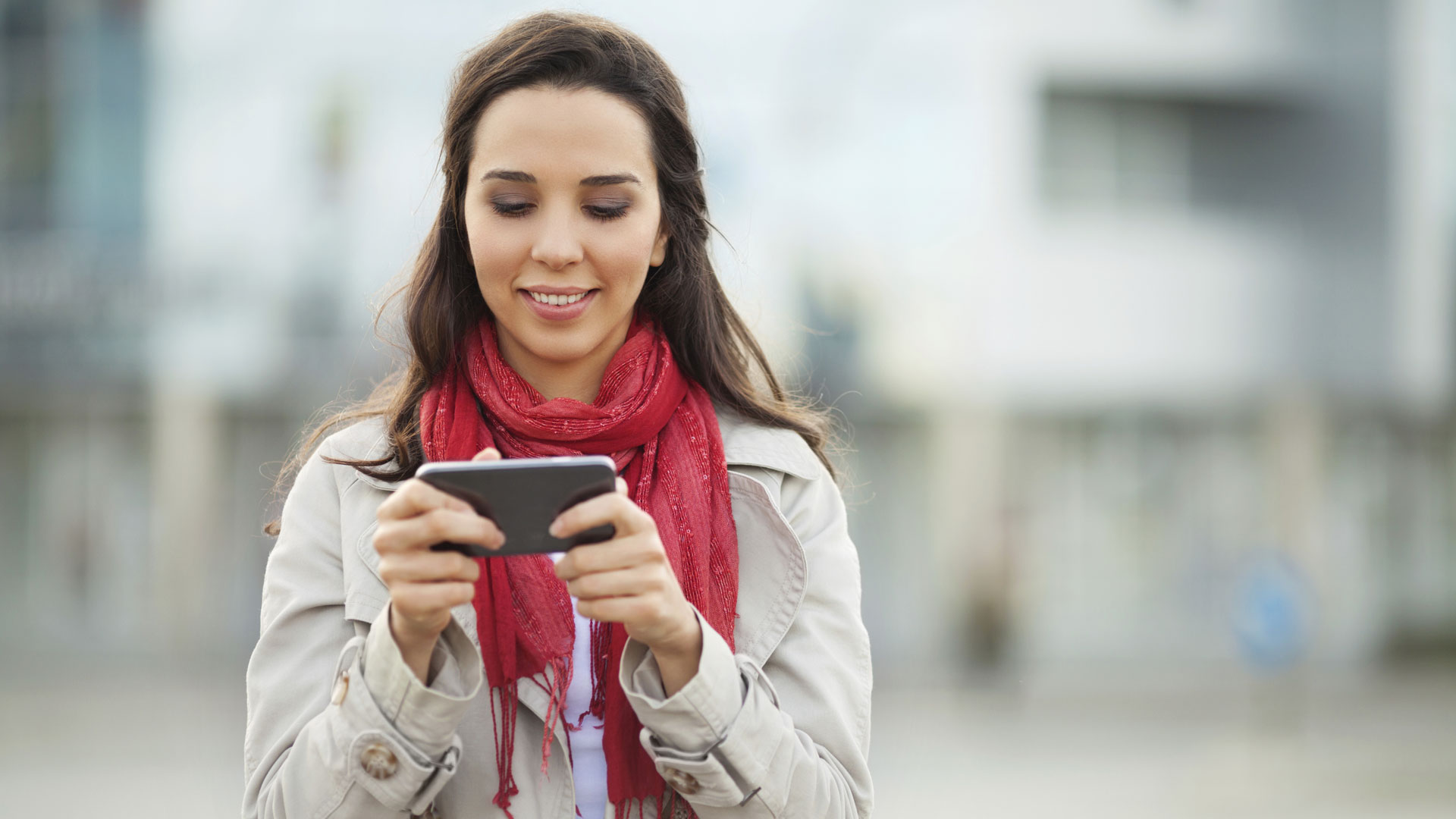 حيلة مبتكرة لشحن الهاتف بواسطة البصل