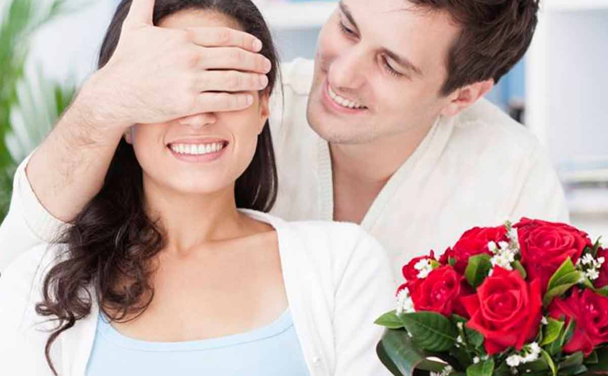 علامات صغيرة تكشف للمرأة ان زوجها يفكر فيها