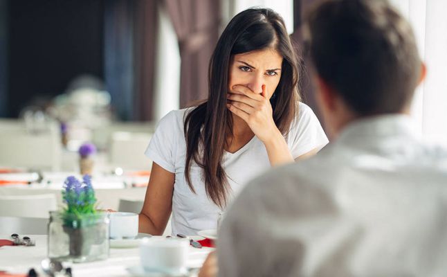 كيف تعرفين ان زوجك يحب امرأة اخرى