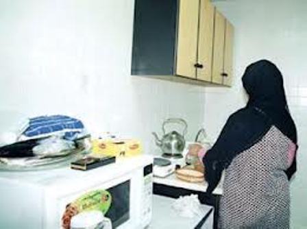 عمل السعوديات في المنازل يزلزل المملكة!