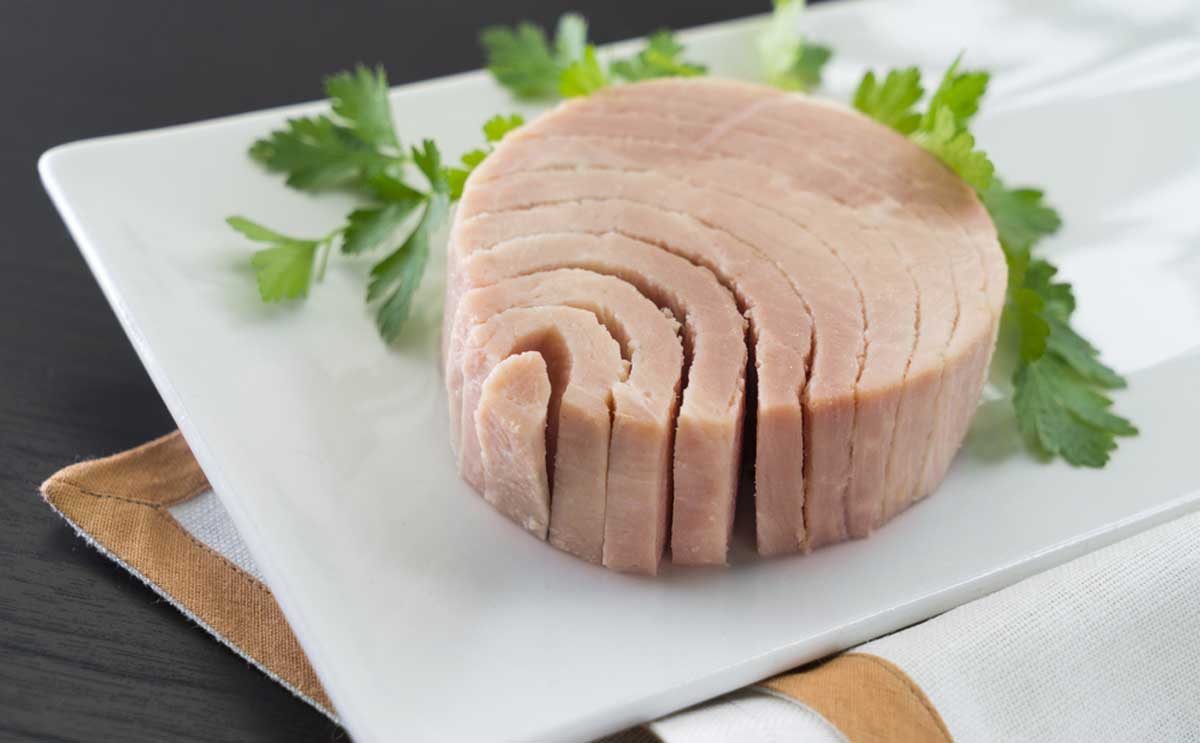 ما عدد السعرات الحرارية في التونة
