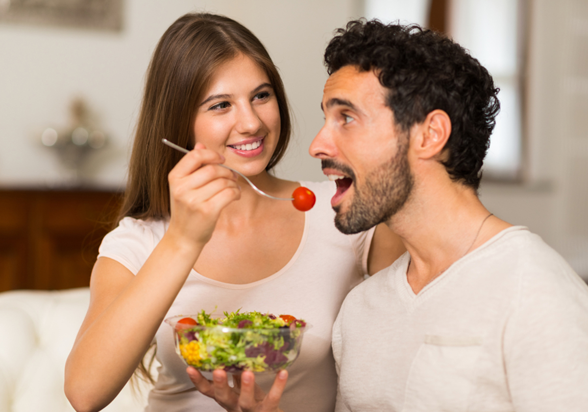5 رجال يصفون الزوجة الهنية
