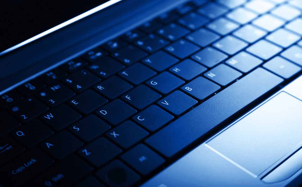 سبب الترتيب العشوائي لوحة المفاتيح