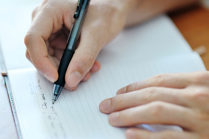 الحروف الانجليزيه تكشف الامراض | تحليل الخط