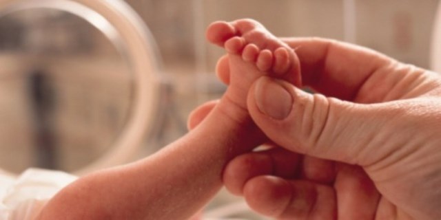 المخاض المبكر: أسباب وأعراض وعلاج