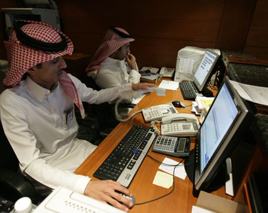 العمل لأكثر من 10 ساعات باليوم يرهق نظام القلب