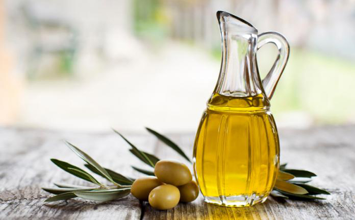 فوائد زيت الزيتون للشعر الجاف