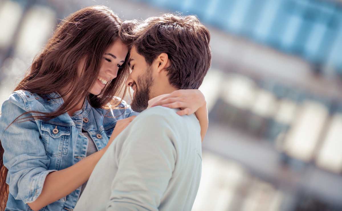 5 وضعيات جماع تثير المرأة في الفراش