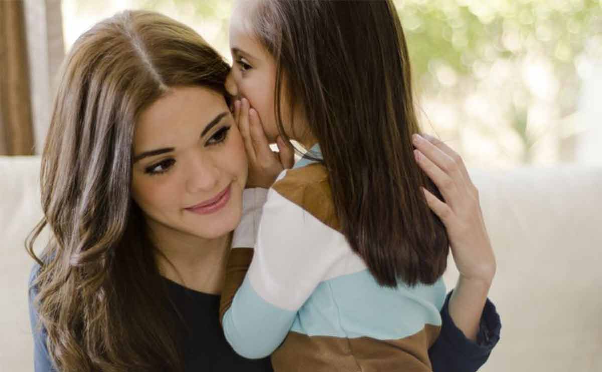 اسباب الثرثرة لدى الاطفال وكيفية التعامل معهم