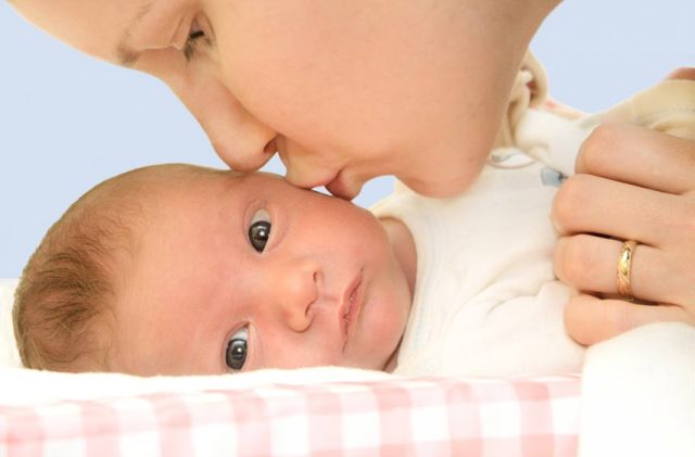 10 اخطاء ترتكبها الأم للمرة الأولى