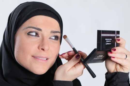 تميّزي بجمال عينيك في الاعياد