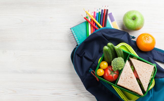 تحدي الخمسة ايام لعودة طفلك من المدرسة بعلبة طعام فارغة