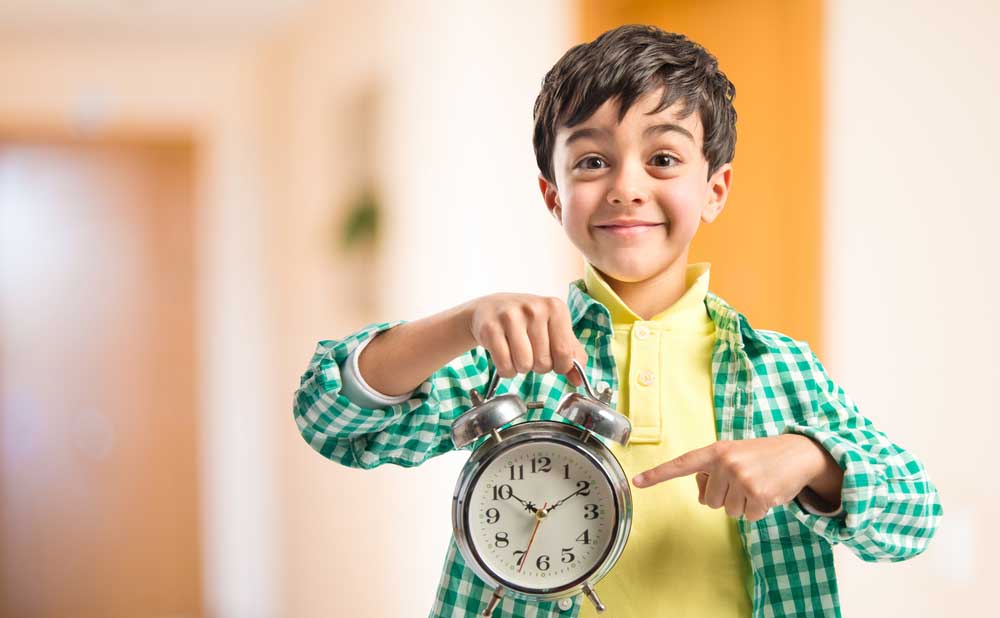 سهولة تعليم الساعة للاطفال باللغة العربية