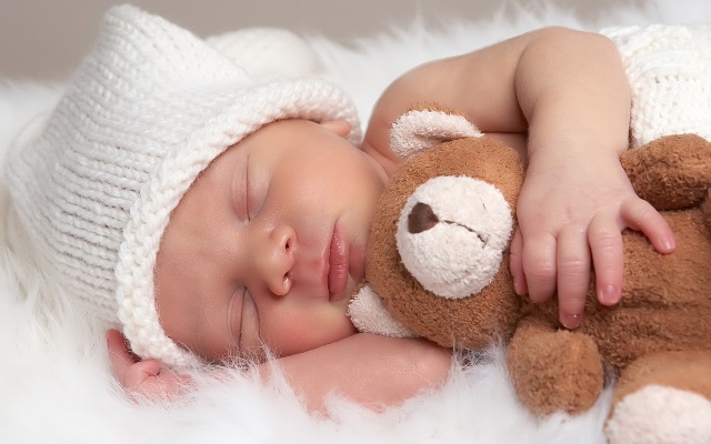 عدد ساعات نوم الرضيع