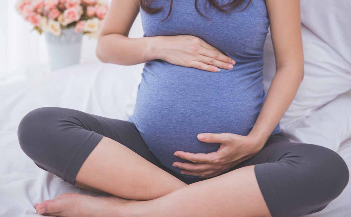 اسباب نزول افرازات بيضاء في الشهر التاسع