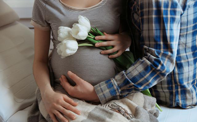 فوائد الجماع للمرأة الحامل| أسباب لممارسة الجنس خلال الحمل
